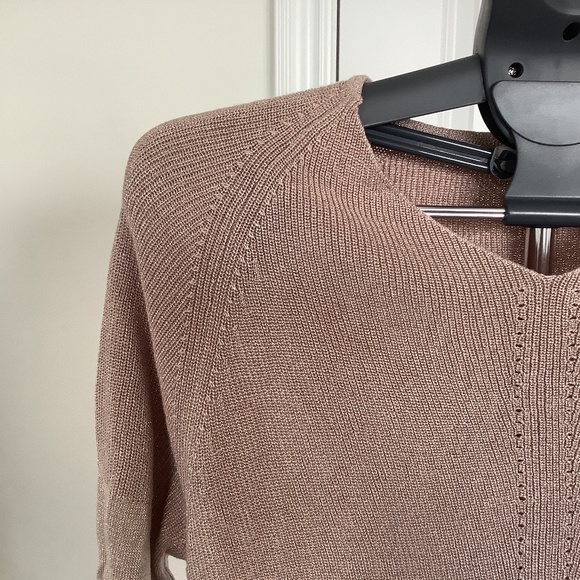 Top - Picture 2 of 5